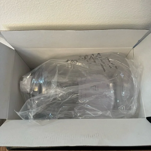 New. Automatic Pet/ Dog Water Bowl Dispenser 1.58 Gallon (6 L) – BPA-Free. Grey. - Picture 14 of 15